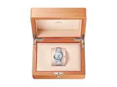 Omega Seamaster Aqua Terra 150M Automatik Kleine Sekunde Edelstahl 41mm silbernes Zifferblatt Metallband – Herrenuhren Uhr mit Datum aus Edelstahl und Kautschuk. Das Gehäuse ist rund und silber. Das Edelstahlarmband ist silber. Das Zifferblatt ist ein Index in silber. – Ansicht 4