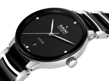 Rado Centrix Diamonds Automatik Edelstahl 39,5mm schwarzes Zifferblatt mit Brillanten Metallband – Herrenuhren Uhr mit Datum aus Edelstahl und Keramik. Das Gehäuse ist rund und silber. Das Keramikarmband ist schwarz. Das Zifferblatt ist ein Index in schwarz. – Ansicht 2