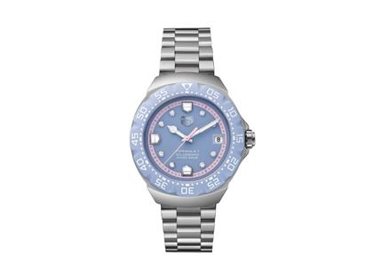Herrenuhren Uhr mit Datum aus Edelstahl und Kunststoff. Das Gehäuse ist rund und silber. Das Edelstahlarmband ist silber. Das Zifferblatt ist ein Index in lila.