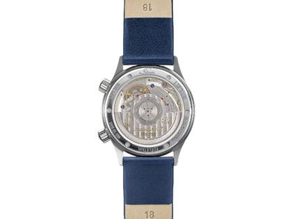 Sinn Spezialuhren 6033 B Frankfurter Finanzplatzuhr Limited Edition Automatik Edelstahl 34mm blaues Zifferblatt Metallband – Herrenuhren Uhr mit Datum aus Edelstahl. Das Gehäuse ist rund und silber. Das Edelstahlarmband ist silber. Das Zifferblatt ist arabisch Index und blau. – Ansicht 3