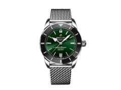 Breitling Superocean Heritage B20 Automatic 42 Edelstahl grünes Zifferblatt Metallband – Herrenuhren Uhr mit Datum aus Edelstahl und Keramik. Das Gehäuse ist rund und silber. Das Edelstahlarmband ist silber. Das Zifferblatt ist ein Index in grün.