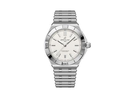 Breitling Chronomat B31 Automatik 40 Edelstahl weißes Zifferblatt Metallband – Herrenuhren Uhr mit Datum aus Edelstahl. Das Gehäuse ist rund und silber. Das Edelstahlarmband ist silber. Das Zifferblatt ist ein Index in weiß.