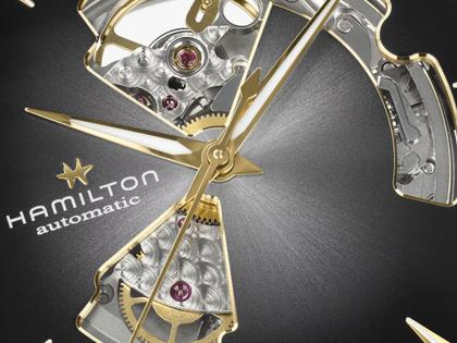 Hamilton Jazzmaster Open Heart Automatik Edelstahl 40mm schwarzes Zifferblatt Metallband – Herrenuhren Uhr ohne Datum aus Edelstahl. Das Gehäuse ist rund und silber. Das Edelstahlarmband ist silber. Das Zifferblatt ist ein Index in schwarz. – Ansicht 2