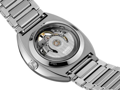 Rado DiaStar Original Skeleton Automatik Edelstahl 38mm skelettiertes Zifferblatt Metallband – Herrenuhren Uhr ohne Datum aus Edelstahl und Keramik. Das Gehäuse ist oval und silber. Das Edelstahlarmband ist silber. Das Zifferblatt ist ein Index in grau. – Ansicht 4