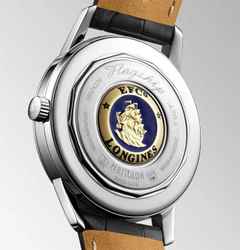 Longines Heritage Flagship Automatik Edelstahl 38,5mm schwarzes Zifferblatt schwarzes Zifferblatt – Herrenuhren Uhr mit Datum aus Edelstahl. Das Gehäuse ist rund und silber. Das Lederarmband Kroko / Alligator ist schwarz. Das Zifferblatt ist ein Index in schwarz. – Ansicht 4