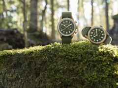 Montblanc 1858 Automatic Bronze 40mm Limited Edition Khaki green – Herrenuhren Uhr ohne Datum aus Bronze und Edelstahl. Das Gehäuse ist rund und roségold. Das Textilarmband ist grün. Das Zifferblatt ist arabisch und grün. – Ansicht 3