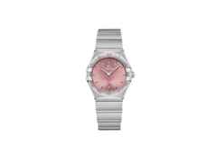 Omega Constellation Quarz Edelstahl 28mm rosafarbenes Zifferblatt Metallband – Damenuhren Uhr ohne Datum aus Edelstahl. Das Gehäuse ist rund und silber. Das Edelstahlarmband ist silber. Das Zifferblatt ist ein Index in rosa.