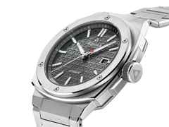 Alpina Alpiner Extreme Automatik Edelstahl 41mm graues Zifferblatt Metallband – Herrenuhren Uhr mit Datum aus Kautschuk. Das Gehäuse ist rund und silber. Das Edelstahlarmband ist silber. Das Zifferblatt ist ein Index in grau. – Ansicht 2