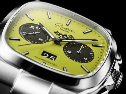 Glashütte Original Seventies Chronograph Panoramadatum Fusion Limited Edition Automatik Edelstahl 40mm grünes Zifferblatt Metallband – Herrenuhren Chronograph aus 585 Weißgold und Edelstahl. Das Gehäuse ist quadratisch und silber. Das Edelstahlarmband ist silber. Das Zifferblatt ist ein Index in grün. – Ansicht 3