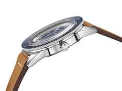 Rado Captain Cook Edelstahl blau Lederband – Herrenuhren Uhr mit Datum aus Edelstahl und Keramik. Das Gehäuse ist rund und silber. Das Lederarmband ist braun. Das Zifferblatt ist ein Index in blau. – Ansicht 2