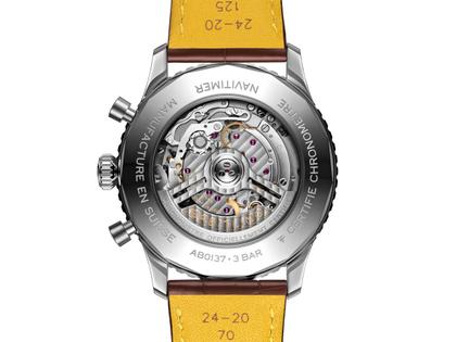 Breitling Navitimer B01 Chronograph 46 Edelstahl blaues Zifferblatt braunes Lederband – Herrenuhren Chronograph aus Edelstahl. Das Gehäuse ist rund und silber. Das Lederarmband Kroko / Alligator ist braun. Das Zifferblatt ist ein Index in blau. – Ansicht 2