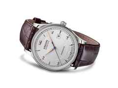 Union Glashütte Noramis Datum Automatik Edelstahl 40mm silberfarbenes Zifferblatt braunes Lederband – Herrenuhren Uhr mit Datum aus Edelstahl und Leder. Das Gehäuse ist rund und silber. Das Lederarmband ist braun. Das Zifferblatt ist arabisch Index und silber. – Ansicht 2