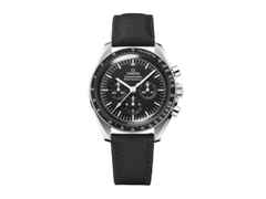 Omega Speedmaster Moonwatch Professional Chronograph Hesalitglas Handaufzug Edelstahl 42mm schwarzes Zifferblatt schwarzes Textilband – Herrenuhren Chronograph aus Edelstahl und eloxiertes Aluminium. Das Gehäuse ist rund und silber. Das Textilarmband ist schwarz. Das Zifferblatt ist ein Index in schwarz.
