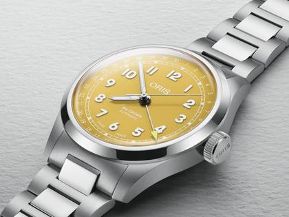 Oris Big Crown Pointer Date Automatik Edelstahl 40mm gelbes Zifferblatt Metallband – Herrenuhren Uhr mit Datum aus Edelstahl. Das Gehäuse ist rund und silber. Das Edelstahlarmband ist silber. Das Zifferblatt ist arabisch und gelb. – Ansicht 4