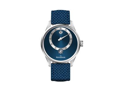 MeisterSinger Panthero Jumping Hour Automatik Edelstahl 40,5mm blaues Zifferblatt blaues Textilband – Herrenuhren Uhr mit Datum aus Edelstahl. Das Gehäuse ist rund und silber. Das Textilarmband ist blau. Das Zifferblatt ist arabisch Index und blau.