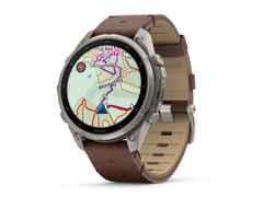 Garmin Fenix 9 Pro inReach Titan 47mm digitales Display braunes Lederband – Herrenuhren Uhr Multifunktion aus Leder und Titan. Das Gehäuse ist rund und grau. Das Lederarmband ist braun. Das Zifferblatt ist digital und schwarz. – Ansicht 2