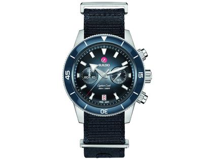 Rado Captain Cook Chronograph Automatik Edelstahl blau Metallband – Herrenuhren Chronograph aus Edelstahl, Keramik und Leder. Das Gehäuse ist rund und silber. Das Edelstahlarmband ist silber. Das Zifferblatt ist ein Index in blau. – Ansicht 2