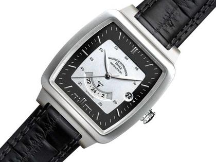 Mühle Glashütte Passagier I anthrazit Herrenuhr GMT mit Datum – Herrenuhren Uhr mit Datum aus Edelstahl. Das Armband ist ein Lederarmband Kroko / Alligator. Der Zifferblatt ist ein Index.