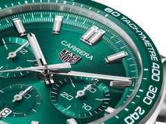TAG Heuer Carrera Chronograph Automatik Edelstahl 44mm grünes Zifferblatt Metallband – Herrenuhren Chronograph aus Edelstahl und Keramik. Das Gehäuse ist rund und silber. Das Edelstahlarmband ist silber. Das Zifferblatt ist ein Index in grün. – Ansicht 4