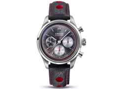 Union Glashütte Belisar Chronograph Sachsen Classic 2015 Limited Edition Automatik Edelstahl 44mm graues Zifferblatt graues Lederband – Herrenuhren Chronograph aus Edelstahl und Leder. Das Gehäuse ist rund und silber. Das Lederarmband ist schwarz. Das Zifferblatt ist arabisch Index und schwarz.