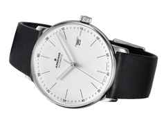 Junghans FORM A Datum Automatik Edelstahl 39mm silbernes Zifferblatt schwarzes Lederband – Herrenuhren Uhr mit Datum aus Edelstahl. Das Gehäuse ist rund und silber. Das Lederarmband ist schwarz. Das Zifferblatt ist ein Index in silber. – Ansicht 3