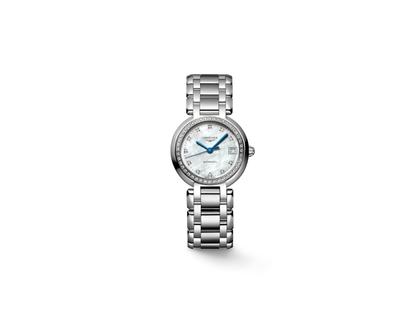 Longines PrimaLuna Automatik Edelstahl 27mm Perlmutt-Zifferblatt mit Brillanten Metallband – Damenuhren Uhr mit Datum aus Edelstahl. Das Gehäuse ist rund und silber. Das Edelstahlarmband ist silber. Das Zifferblatt ist ein Index in weiß.