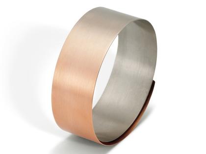 Armschmuck Armspange aus 750 Rotgold, 750 Weißgold und und .