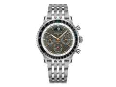 Breitling Navitimer B19 Chronograph 43 Perpetual Calendar Automatik Edelstahl graues Zifferblatt Metallband – Herrenuhren Chronograph aus 950 Platin und Edelstahl. Das Gehäuse ist rund und silber. Das Edelstahlarmband ist silber. Das Zifferblatt ist ein Index in grau.