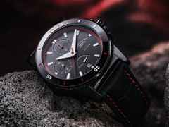 Mühle Glashütte Sportivo Power Chronograph First Edition Automatik Edelstahl Schwarz-IP 42,5mm schwarzes Zifferblatt schwarzes Leder-Kautschukband limitiert – Herrenuhren Chronograph aus Edelstahl, IP beschichtet, Keramik und Leder. Das Gehäuse ist rund und schwarz. Das Lederarmband ist schwarz. Das Zifferblatt ist ein Index in schwarz. – Ansicht 10