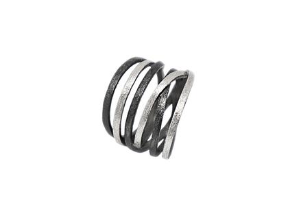 Maria Rzewuska SBA Ring Silber oxidiert anthrazit – Ringe Ring in schwarz und aus 925 Silber.