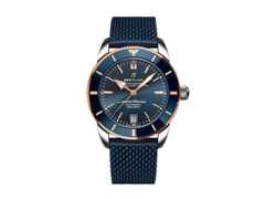 Breitling Superocean Heritage B20 Automatic 42 Edelstahl blaues Zifferblatt blaues Kautschukband – Herrenuhren Uhr mit Datum aus 750 Rotgold, Edelstahl und Keramik. Das Gehäuse ist rund und silber-roségold. Das Kautschuk / Kunststoff / Silikon Armband ist blau. Das Zifferblatt ist ein Index in blau.