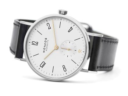 Nomos Glashütte Tangente 35 Glück Auf Handaufzug Edelstahl 35mm weißes Zifferblatt schwarzes Lederband Limited Edition – Herrenuhren Uhr ohne Datum aus Edelstahl und Leder. Das Gehäuse ist rund und silber. Das Lederarmband ist schwarz. Das Zifferblatt ist arabisch Index und silber. – Ansicht 2