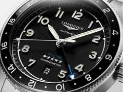 Longines Spirit Zulu Time Automatik Edelstahl 42mm mattschwarzes Zifferblatt Metallband – Herrenuhren Uhr mit Datum aus Edelstahl und Keramik. Das Gehäuse ist rund und silber. Das Edelstahlarmband ist silber. Das Zifferblatt ist arabisch und schwarz. – Ansicht 2