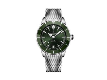 Breitling Superocean Heritage B31 Automatik Edelstahl 40mm grünes Zifferblatt Metallband – Herrenuhren Uhr mit Datum aus Edelstahl, Kautschuk und Keramik. Das Gehäuse ist rund und silber. Das Edelstahlarmband ist silber. Das Zifferblatt ist ein Index in grün.
