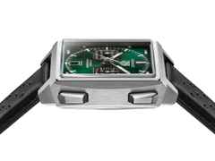 TAG Heuer Monaco Chronograph Automatik Titan 39mm grünes Zifferblatt schwarzes Lederband – Herrenuhren Chronograph aus Titan. Das Gehäuse ist quadratisch und grau. Das Lederarmband ist schwarz. Das Zifferblatt ist ein Index in grün. – Ansicht 3