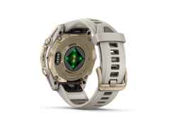 Garmin fenix 8 43mm AMOLED Edelstahl softgold beschichtet nebelgraues Kautschukband – Damenuhren Uhr Multifunktion aus DLC beschichtet, Edelstahl und Kautschuk. Das Gehäuse ist rund und beige. Das Kautschuk / Kunststoff / Silikon Armband ist beige. Das Zifferblatt ist digital und schwarz. – Ansicht 4