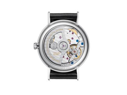 Nomos Glashütte Ludwig neomatik 36 Automatik Edelstahl weißes Zifferblatt schwarzes Lederband – Damenuhren Uhr ohne Datum aus Edelstahl. Das Gehäuse ist rund und silber. Das Lederarmband ist schwarz. Das Zifferblatt ist römisch Index und weiß. – Ansicht 5