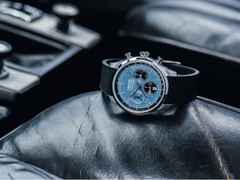 Union Glashütte Belisar Chronograph Speedster Limited Edition 2023 – Herrenuhren Chronograph aus Edelstahl. Das Gehäuse ist rund und silber. Das Edelstahlarmband ist silber. Das Zifferblatt ist arabisch Index und blau. – Ansicht 5