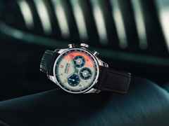 Union Glashütte Belisar Chronograph Speedster 2026 Limited Edition Automatik Edelstahl 40mm beiges Zifferblatt schwarzes Lederband Metallband – Herrenuhren Chronograph aus Edelstahl und Leder. Das Gehäuse ist rund und silber. Das Lederarmband ist schwarz. Das Zifferblatt ist arabisch Index und beige. – Ansicht 8