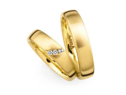 Christian Bauer Trauring Paar Nr.  38 Gelbgold – Ringe Trauring mit Besatz aus 585 Gelbgold.