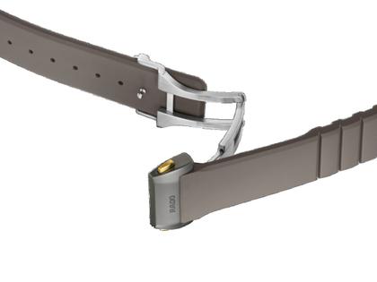 Rado Anatom Automatik Keramik 32,5mm skelettiertes Zifferblatt graues Kautschukband – Damenuhren Uhr ohne Datum aus Edelstahl, Kautschuk, Keramik und PVD beschichtet. Das Gehäuse ist rechteckig und grau. Das Kautschuk / Kunststoff / Silikon Armband ist grau. Das Zifferblatt ist skelettiert und grau. – Ansicht 5