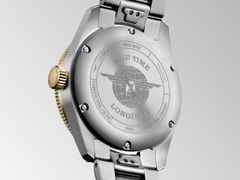 Longines Spirit Zulu Time Automatik Edelstahl 39mm Gelbgold-Lünette graues Zifferblatt Metallband – Herrenuhren Uhr mit Datum aus 750 Gelbgold, Edelstahl und Keramik. Das Gehäuse ist rund und silber-gelbgold. Das Edelstahlarmband ist silber. Das Zifferblatt ist arabisch Index und grau. – Ansicht 3