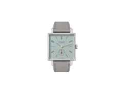 Nomos Glashütte Tetra Petit Four Matcha Handaufzug Edelstahl 29mm grünes Zifferblatt graues Lederband Stahlboden – Damenuhren Uhr ohne Datum aus Edelstahl. Das Gehäuse ist quadratisch und silber. Das Lederarmband ist grau. Das Zifferblatt ist arabisch Index und grün.