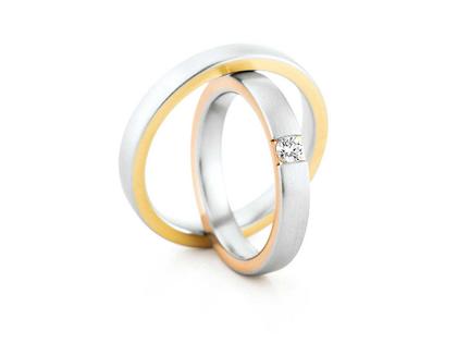 Christian Bauer Trauring Paar Nr.  43 Weißgold mit Roségold und Gelbgold – Ringe Trauring mit Besatz aus 750 Gelbgold/Weißgold/Rotgold.