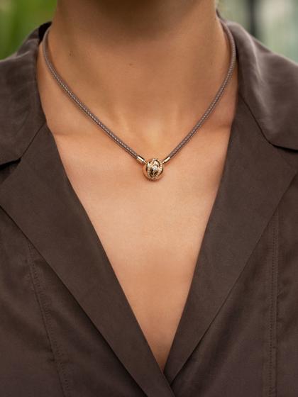 Jörg Heinz Mystery Sphere Wechselschließe Roségold mit Tahitiperle und Brillanten 0,300ct – Anhänger Collier Schließe aus 750 Rotgold, 750 Weißgold und und . – Ansicht 6