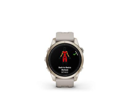 Garmin epix Pro Sapphire Edelstahl softgold beschichtet 42 mm Kautschukband beige – Herrenuhren Uhr Multifunktion aus DLC beschichtet, Edelstahl und Kautschuk. Das Gehäuse ist rund und beige. Das Kautschuk / Kunststoff / Silikon Armband ist beige. Das Zifferblatt ist digital und schwarz. – Ansicht 2