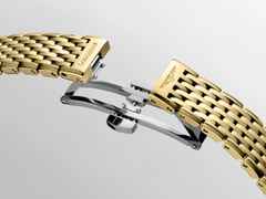 Longines La Grande Classique Quarz Edelstahl Gelbgold-PVD 29mm goldenes Zifferblatt mit Diamanten Metallband – Damenuhren Uhr ohne Datum aus Edelstahl und PVD beschichtet. Das Gehäuse ist rund und roségold. Das vergoldetes Edelstahlarmband ist silber-roségold. Das Zifferblatt ist römisch und schwarz. – Ansicht 4