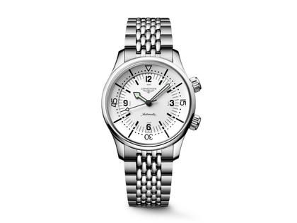 Longines Legend Diver GMT Chronometer Automatik Edelstahl 39mm weißes Zifferblatt Metallband – Herrenuhren Uhr ohne Datum aus Edelstahl. Das Gehäuse ist rund und silber. Das Edelstahlarmband ist silber. Das Zifferblatt ist arabisch Index und weiß.