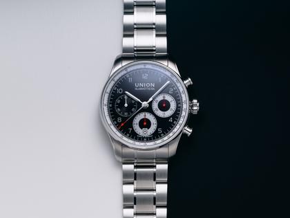 Union Glashütte Belisar Chronograph Automatik Edelstahl 40mm schwarzes Zifferblatt Metallband – Herrenuhren Chronograph aus Edelstahl. Das Gehäuse ist rund und silber. Das Edelstahlarmband ist silber. Das Zifferblatt ist arabisch Index und schwarz. – Ansicht 2