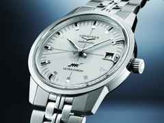 Longines Ultra Chron Classic Automatik Edelstahl 40mm silberfarbenes Zifferblatt Metallband – Herrenuhren Uhr mit Datum aus Edelstahl. Das Gehäuse ist rund und silber. Das Edelstahlarmband ist silber. Das Zifferblatt ist ein Index in silber. – Ansicht 6